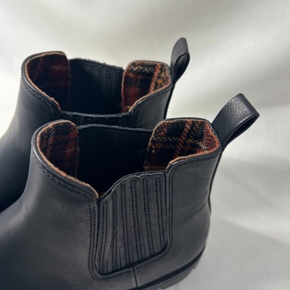 b.o.c. Black Ankle Booties elastic Sides Pull on Durable Soles New - Picture 6 of 10